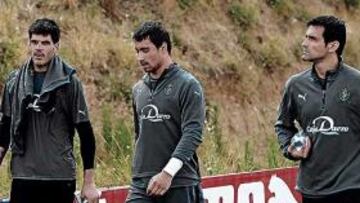 <b>LOS TRES PORTEROS DEL VALLADOLID. </b>Jacobo es el único disponible ante Sporting y Villarreal. Asenjo y Villar se van con sus selecciones.