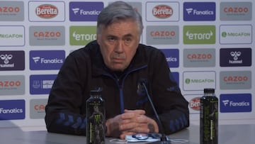 Ancelotti defiende a James