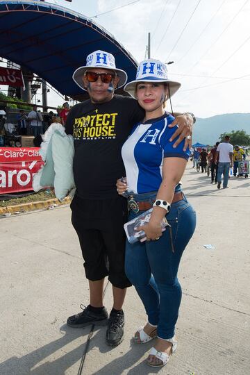 El color y la pasión del Honduras vs México desde San Pedro Sula