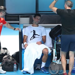 El tenis, dividido: "Djokovic no tiene derecho a estar aquí"