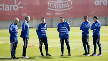 Con canción de Serrat y un “po”: el mensaje de Bonano tras asumir en la Roja