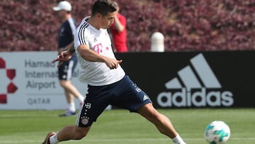 James juega un tiempo en goleada del Bayern al Al Ahli