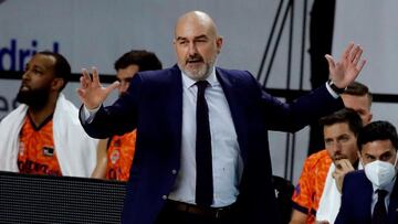El entrenador del Valencia, Jaume Ponsarnau, ha valorado la victoria de su equipo ante el Real Madrid, que fuerza el tercer partido de las semifinales del playoff ACB.