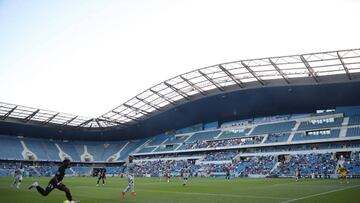 Le Havre (France), 12/07/2020.- Paris Saint Germain's Arnaud Kalimuendo Muenga in action against Mathieu Gorgelin of Le Havre AC during the friendly soccer match between Le Havre AC and Paris Saint-Germain (PSG) at the Oceane stadium in Le Havre, Fra