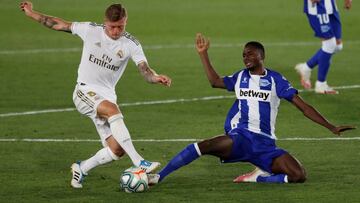 Abdallahi Mahmoud, del Alav&eacute;s, en un partido frente al Real Madrid.