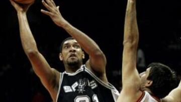 <b>SIN PROBLEMAS. </B>Los Spurs, con Duncan a la cabeza, consiguieron su sexta victoria, esta vez en Atlanta.