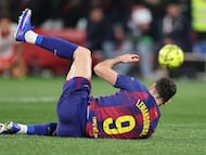 Barcelona’s Polish forward is out with an injury that will see him miss the second leg of the Copa del Rey against Atlético Madrid.