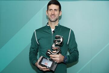 Novak Djokovic, con su Premio AS del Deporte.