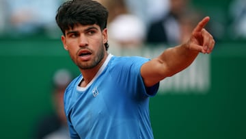 Alcaraz alarma pero vence