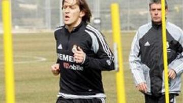 Salgado se ejercitó con el grupo y podrá jugar ante el Málaga