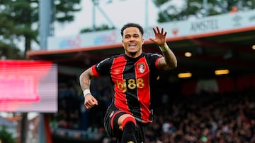 Justin Kluivert, celebrando un gol con la camiseta del AFC Bournemouth