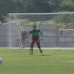 La gran carrera de Iván Morales para sacar aplausos en Colo Colo