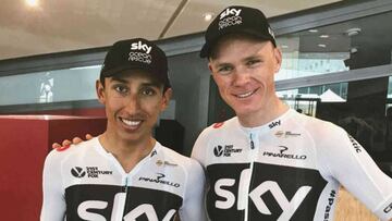 Egan Bernal y Chris Froome en una carrera internacional