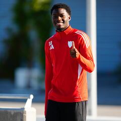 El Sevilla prepara el cuerpo para alguna dolorosa venta invernal