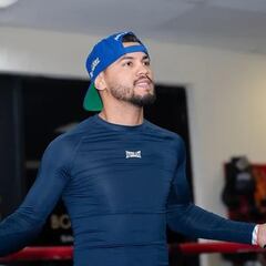 Robeisy Ramírez se visualiza en el ring contra Naoya Inoue