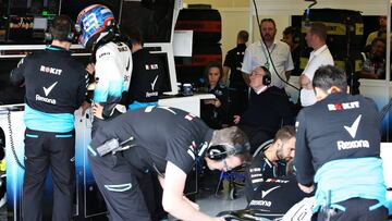 NORTHAMPTON, ENGLAND - JULY 12: Sir Frank Williams and Williams Deputy Team Principal Claire Williams talk in the Williams garage as George Russell of Great Britain and Williams talks with an engineer during practice for the F1 Grand Prix of Great Britain at Silverstone on July 12, 2019 in Northampton, England. (Photo by Charles Coates/Getty Images)