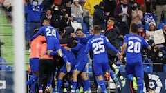 Los jugadores del Getafe celebran un gol en el &uacute;ltimo partido que jugaron en el Coliseum contra el Alav&eacute;s.