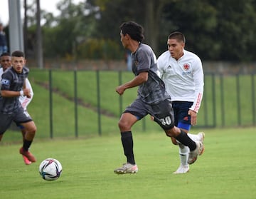 La Selección Colombia venció a Tigres en dos partidos amistosos disputados El Campinsito de Bogotá.