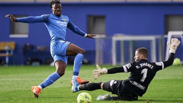 ALCORCON, SPAIN - NOVEMBER 08: Dani Jimenez of AD Alcorcon and Sekou Gassama of CF Fuenlabrada during the La Liga Smartbank match between CF Fuenlabrada and CD Tenerife at Estadio Fernando Torres on November 1, 2020 in Fuenlabrada, Spain. (Photo by Perez