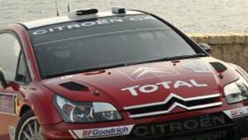 <strong>LUCHA SIN CUARTEL.</strong> El piloto francés, que dominó la prueba a partir de la segunda especial, impidió que Grnholm tomara el mando del rally, a pesar de su victoria en el primer tramo del día.