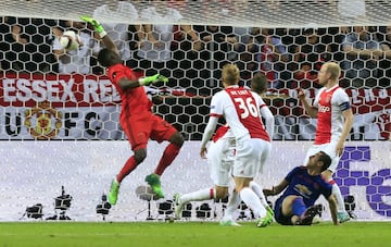 0-2. Henrikh Mkhitaryan anotó el segundo gol.