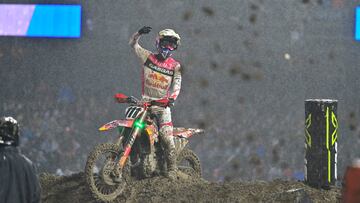 Prado ya gana en el Supercross