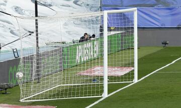 ¡¡MARCA ASENSIO!! ¡Recibió el balón filtrado perfecto de Kroos en su propio campo, se fue en velocidad hacia la portería y batió a Aitor con un disparo raso y cruzado!