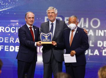 Joao Mira Gomes, embajador de Portugal, premio patrocina un Deportista Internacional.