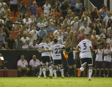 1-1. Negredo celebró el gol del empate.