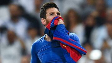 MADRID, SPAIN - APRIL 23:  Lionel Messi of FC Barcelona celebrates after scoring his team&#039;s third goal during the La Liga match between Real Madrid CF and FC Barcelona at the Santiago Bernabeu stadium on April 23, 2017 in Madrid, Spain.  (Photo by David Ramos/Getty Images)