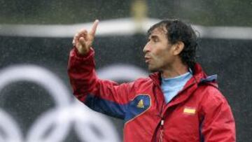 El tecnico turolense pidió que no se compare a la selección olímpica con la absoluta y afirmó pensar partido a partido.