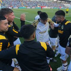 Mientras Coquimbo Unido lleva 13 triunfos seguidos en Primera, esta es la mayor racha de la historia en Chile