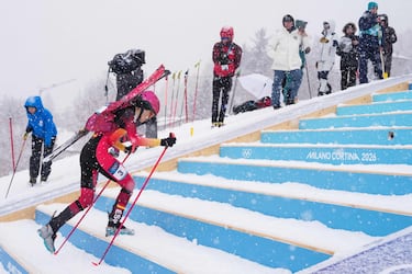 Ana Alonso durante la prueba final de velocidad femenina de esquí de montaña. 