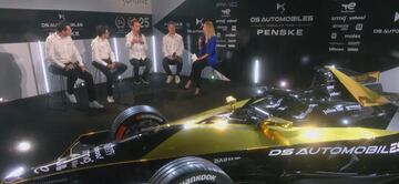 Vergne y Vandoorne durante la presentación del DS Penske.