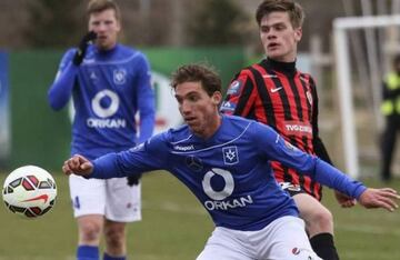 Anteriormente también formó parte del ÍBV Vestmannaeyjar y Fylkir Reykjavík de la máxima competición del fútbol islandés.