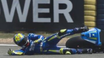 Aleix Espargaro sufri&oacute; una ca&iacute;da. 