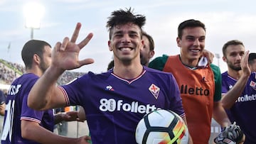 Gio Simeone celebra su hat-trick ante el Nápoles.