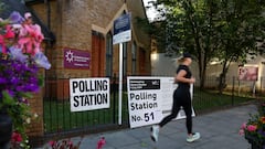 How many constituencies are there in the UK and how many MPs are elected to the House of Commons?