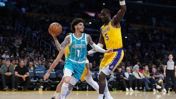 El show de LaMelo con el que sepultó a los Lakers en casa