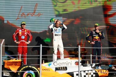 Norris gana entre broncas en un día aciago para Alonso y Sainz