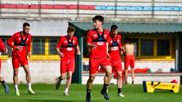 Brais Mart¨ªnez vuelve a tener protagonismo en el Racing de Ferrol.
