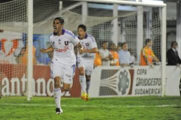 En la etapa de los cuatro mejores, la U enfrentó a Vasco Da Gama, en quizás la llave más apretada de toda la campaña. Los azules rescataron un empate a un tanto, con gol de Osvaldo González.