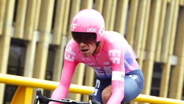 Rigoberto Urán durante una etapa del Tour Colombia 2.1 2019.