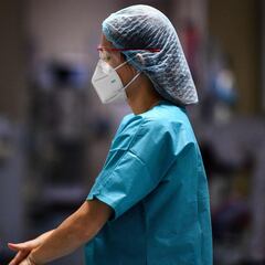 España notifica 25.042 nuevos contagios y 1.623 muertes tras un cambio en el sistema