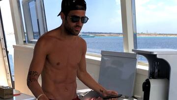 Cesc F&agrave;bregas, DJ en alta mar antes del Mundial de Rusia