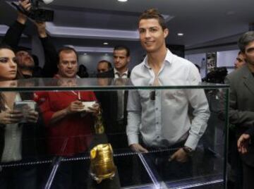 Cristiano Ronaldo inauguró en su tierra natal, Madeira, el museo que da forma a toda su trayectoria profesional.