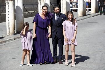 La cantante Niña Pastori con su marido Chaboli y sus hijas Pastora y María. 
