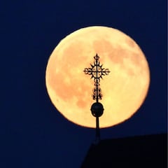 El motivo por el que siempre hay luna llena en Semana Santa