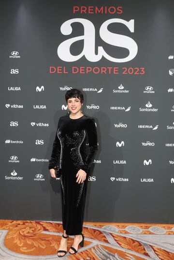 Sara Hurtado, patinadora olímpica, posa en el photocall de los Premios AS del Deporte 2023.