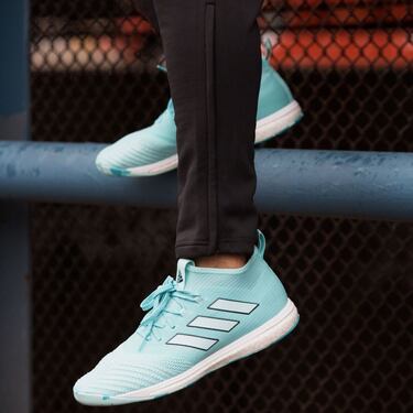 Adidas presenta el modelo X17 de la colección Ocean Storm